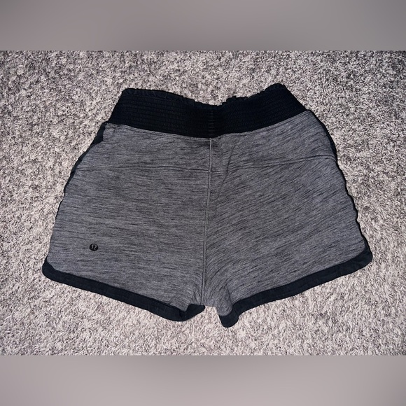 Lululemon Cool & Collected Short *2.5" Size 4 Grey Black Cotton Terry - Picture 1 of 16